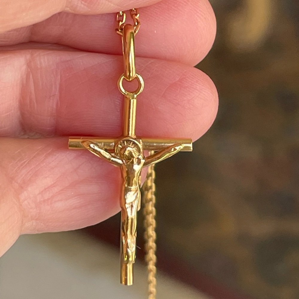 18k Gold Cross